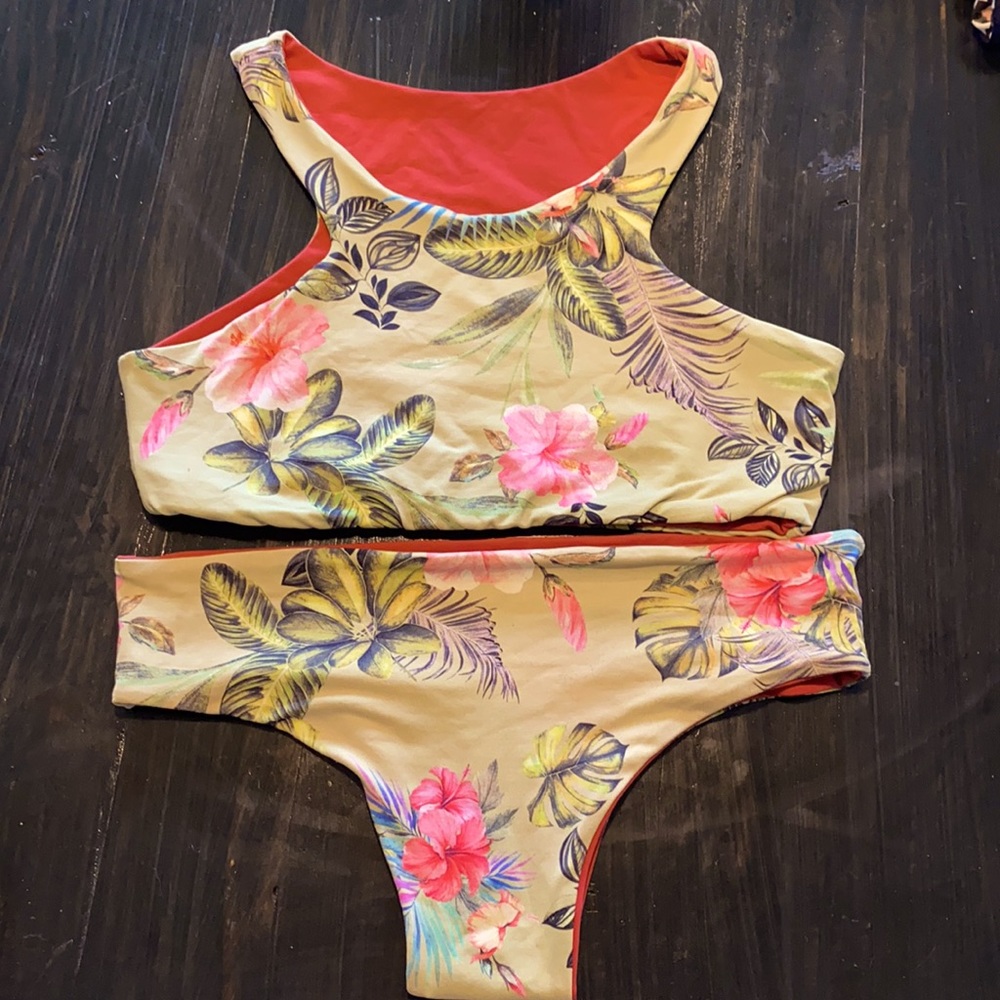 Menina style high neck bikini